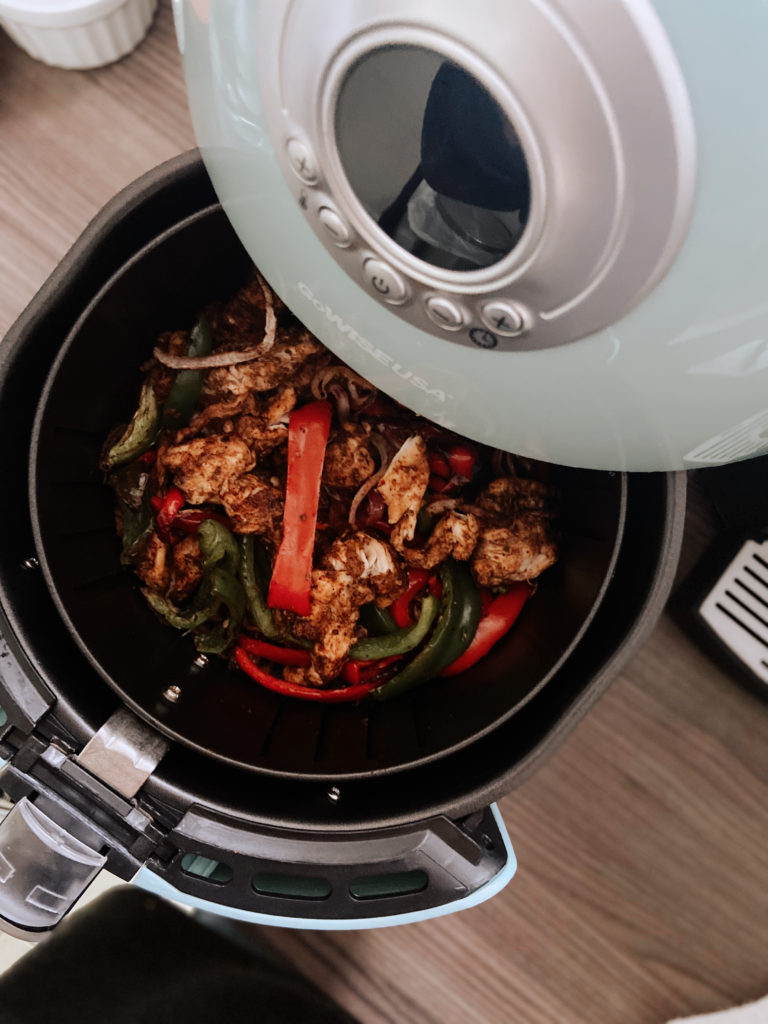 teal color air fryer, chicken fajitas 